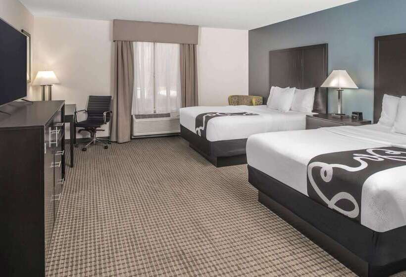 فندق La Quinta By Wyndham Moscow Pullman