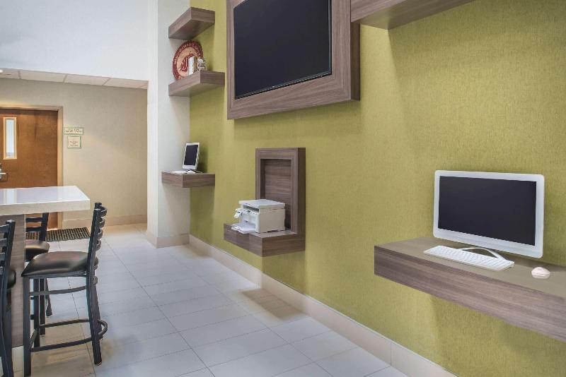 فندق La Quinta By Wyndham Moscow Pullman