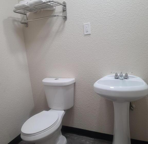 فندق Majestic Inn & Suites