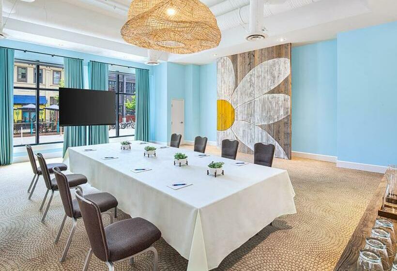 Margaritaville Hotel San Diego Gaslamp Quarter