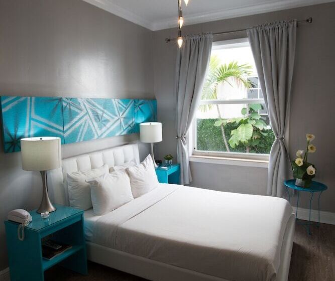 هتل Odyssey Of South Beach Apart