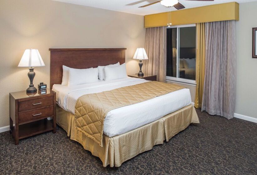 هتل Powhatan Resort