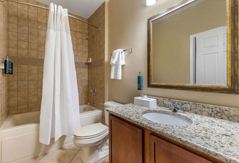 هتل Powhatan Resort