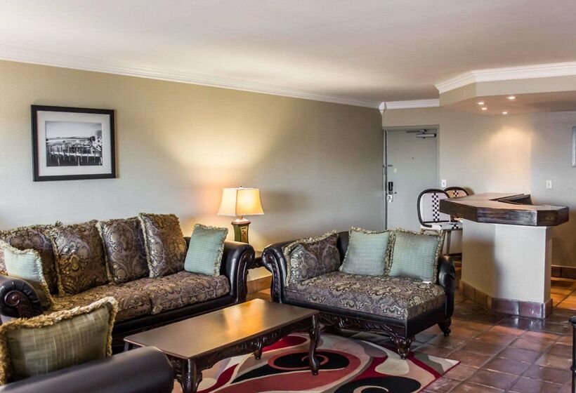 בית מלון כפרי Quality Inn & Suites Gulf Breeze Bayside Near Pensacola Beach