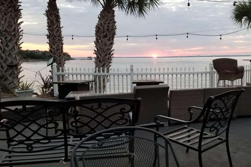 בית מלון כפרי Quality Inn & Suites Gulf Breeze Bayside Near Pensacola Beach