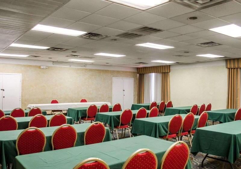 בית מלון כפרי Quality Inn & Suites Gulf Breeze Bayside Near Pensacola Beach