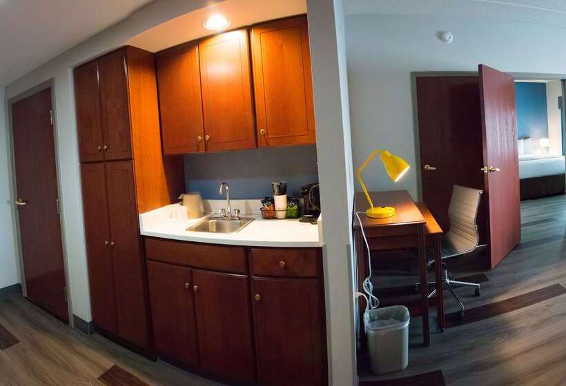 هتل Best Western Louisville Airport Expo