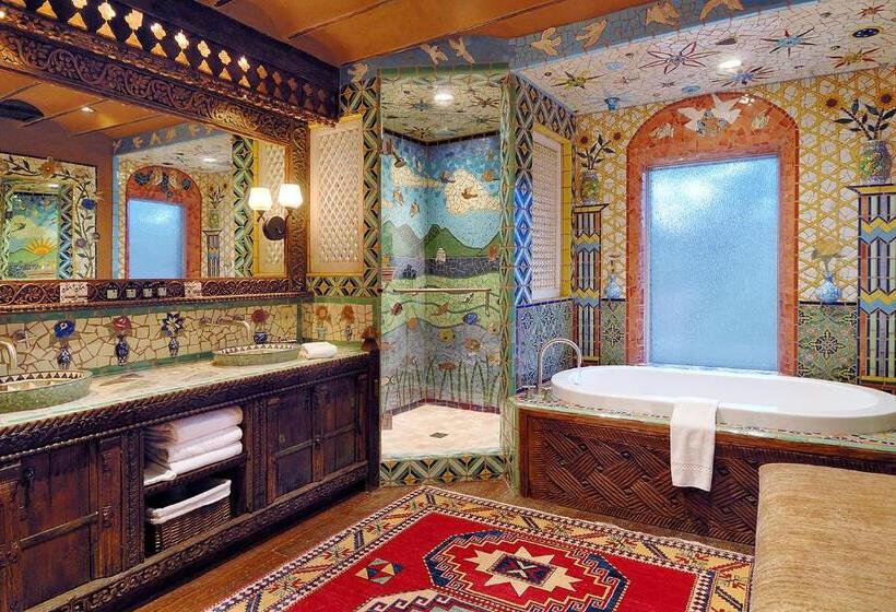 هتل The Inn Of The Five Graces