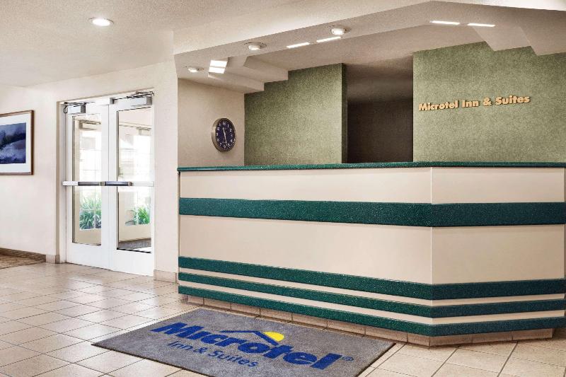Microtel Inn & Suites Lodi