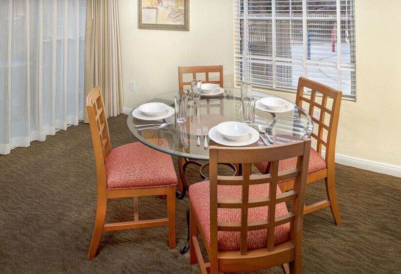 استراحتگاه Hilton Vacation Club Desert Retreat Las Vegas