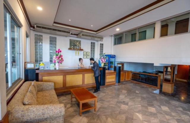 Golden House Service Apartment