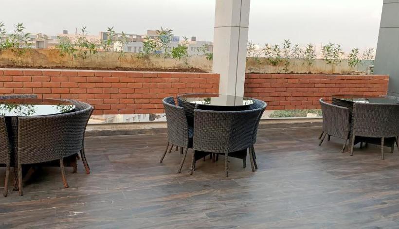 Отель Ravi Residency