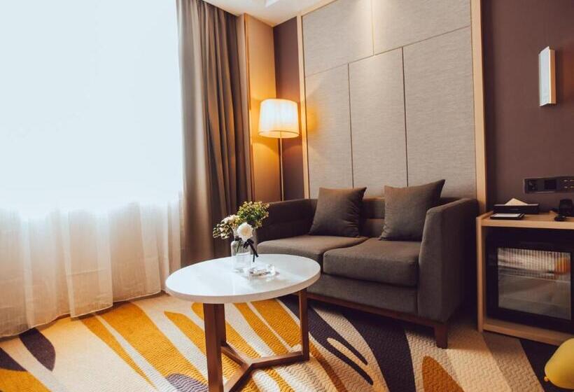 Lavande Hotel Suzhou High Speed Rail North Station