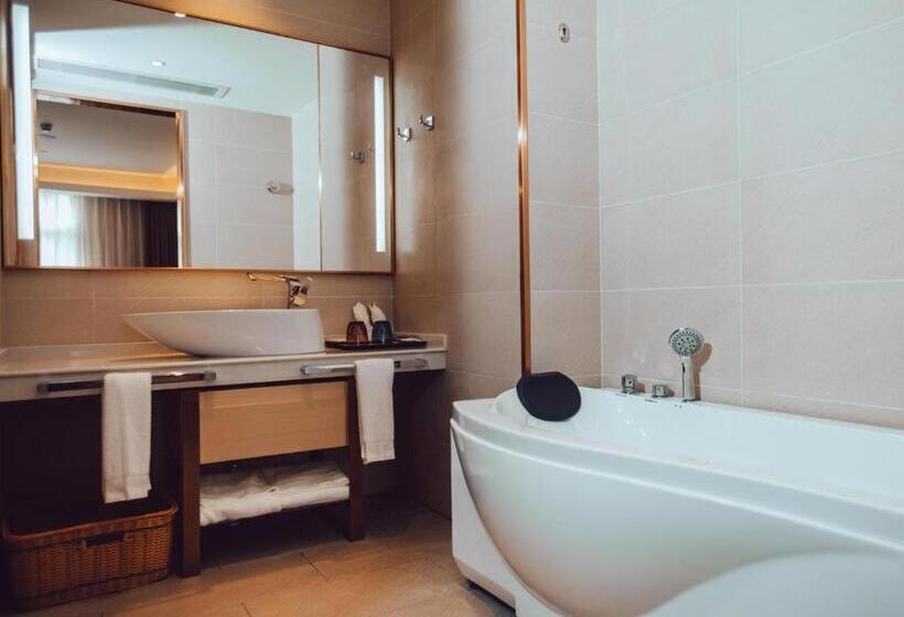 Lavande Hotel Suzhou High Speed Rail North Station