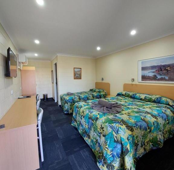 فندق على الطريق All Seasons Motor Lodge