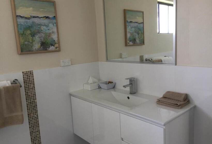 فندق على الطريق Bega Village Motor Inn