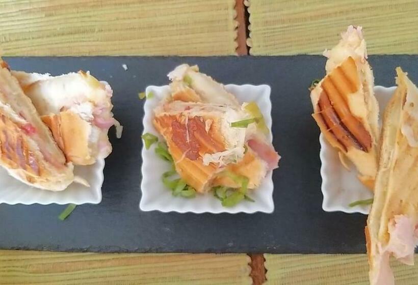 פנסיון Lá Em Casa   Guest House