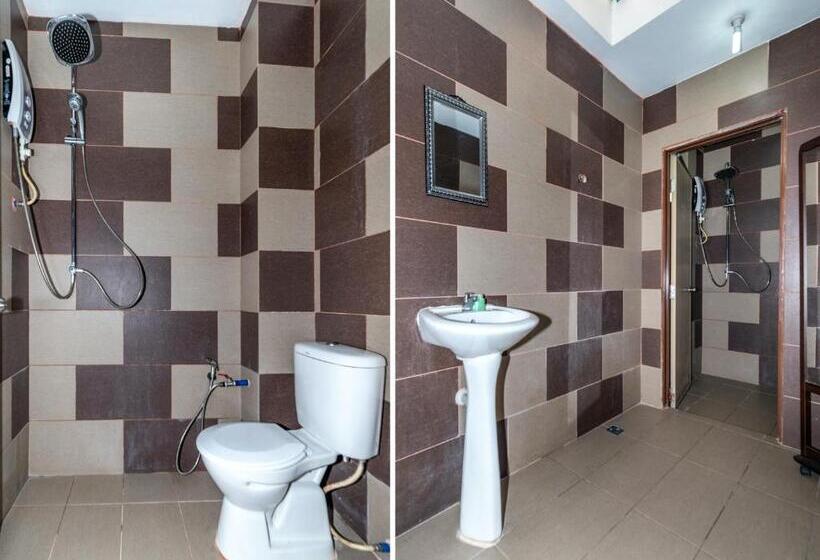 هتل Oyo 89932 Dd Homestay
