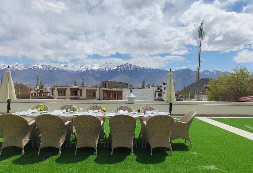 Отель Paradise Ladakh