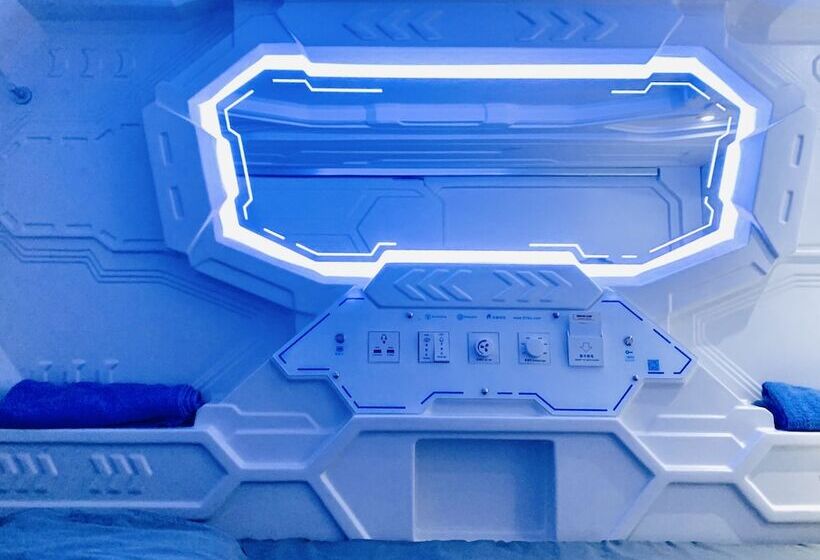 בית מלון כפרי Spot On 89900 Jesselton Capsule Inn