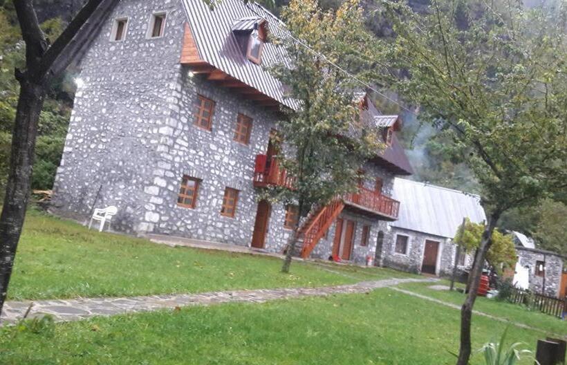 پانسیون Bujtina Berishta Theth