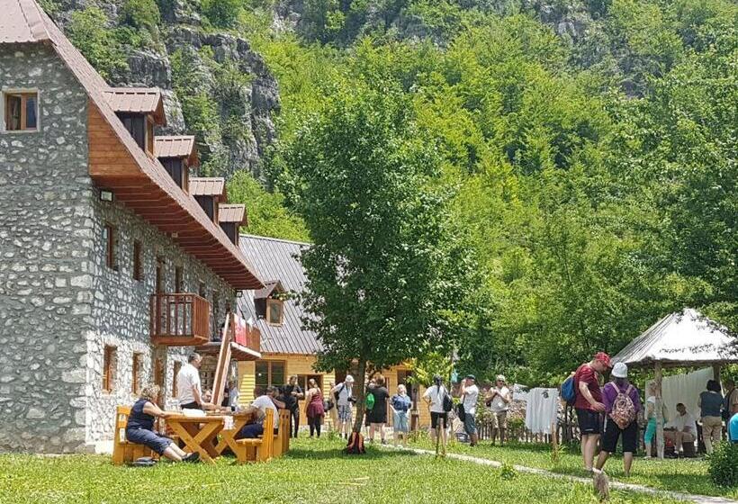 پانسیون Bujtina Berishta Theth