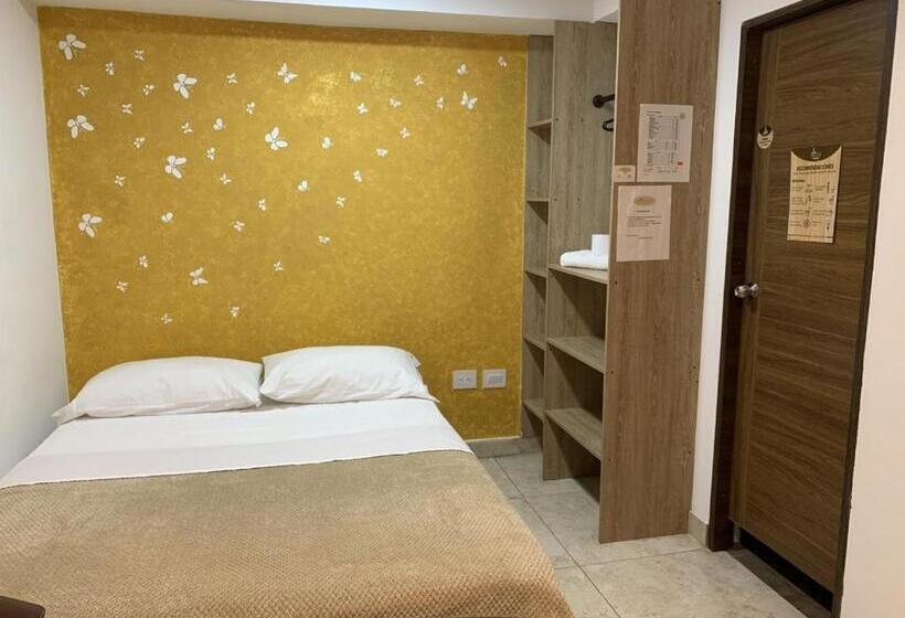 پانسیون Hostel Casa Zambrano