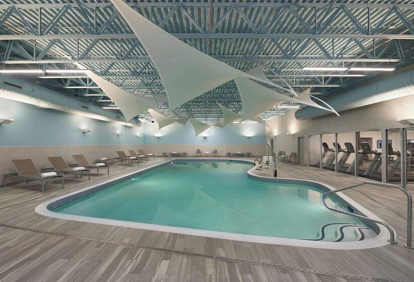 فندق Courtyard By Marriott Oshawa