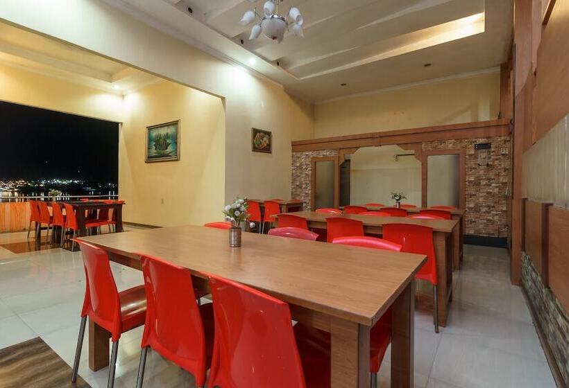 هتل Reddoorz Near Danau Toba Parapat