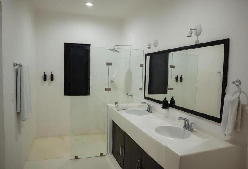هتل Royal Palm Bacalar Cabañas & Lagoon Club