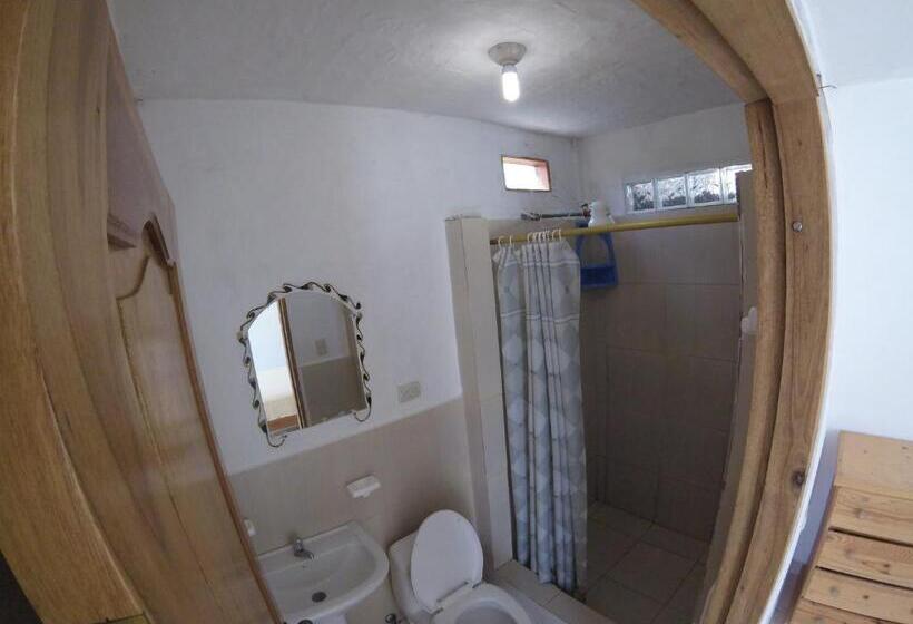 پانسیون Montañita Garden Hostal