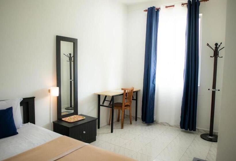 فندق صغير Sura Inn