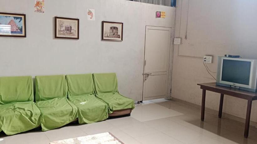 مبيت وإفطار Ahmednagar International Center