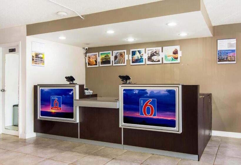 Отель Studio 6 Lagrange