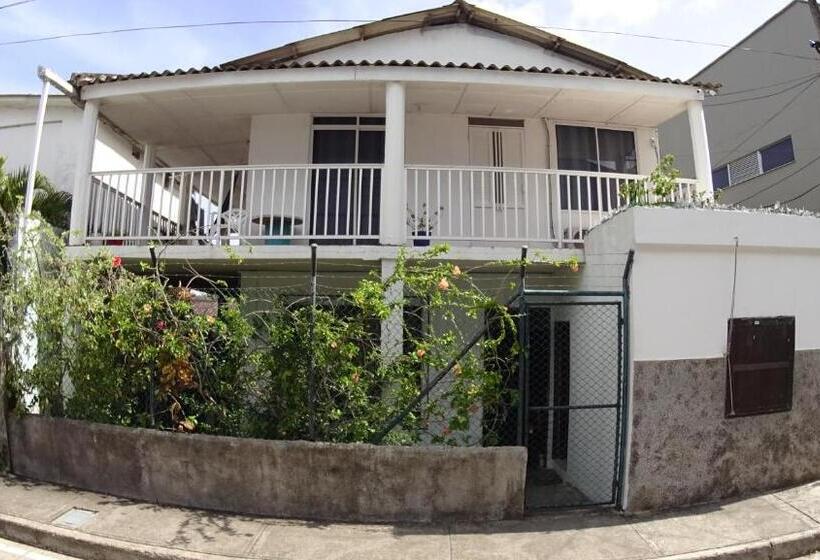 پانسیون Marmows Place