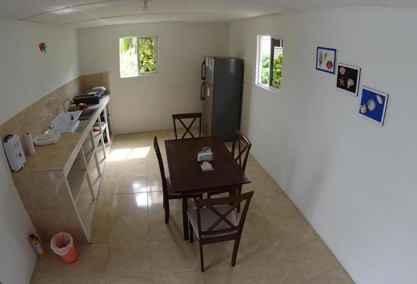 پانسیون Marmows Place