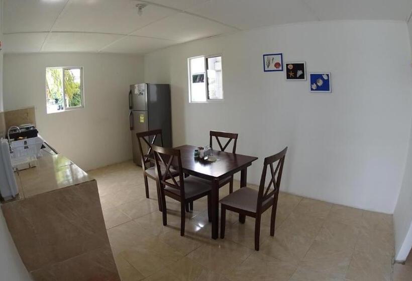 پانسیون Marmows Place