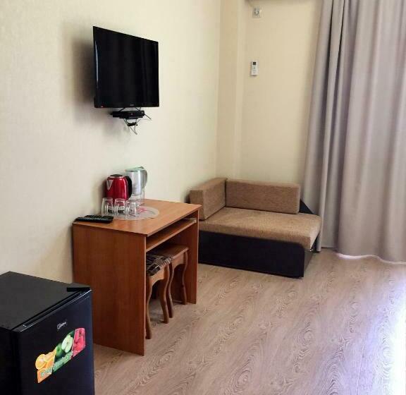 هاستل Semeynyy Mini