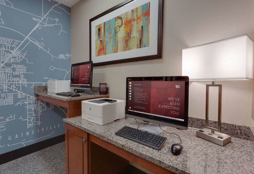 בית מלון כפרי Drury Inn & Suites Gainesville