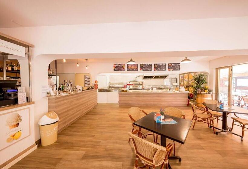 هتل Golfo Del Sole