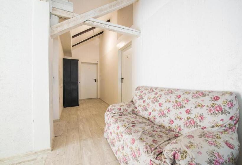 ペンション Chesscom Guesthouse