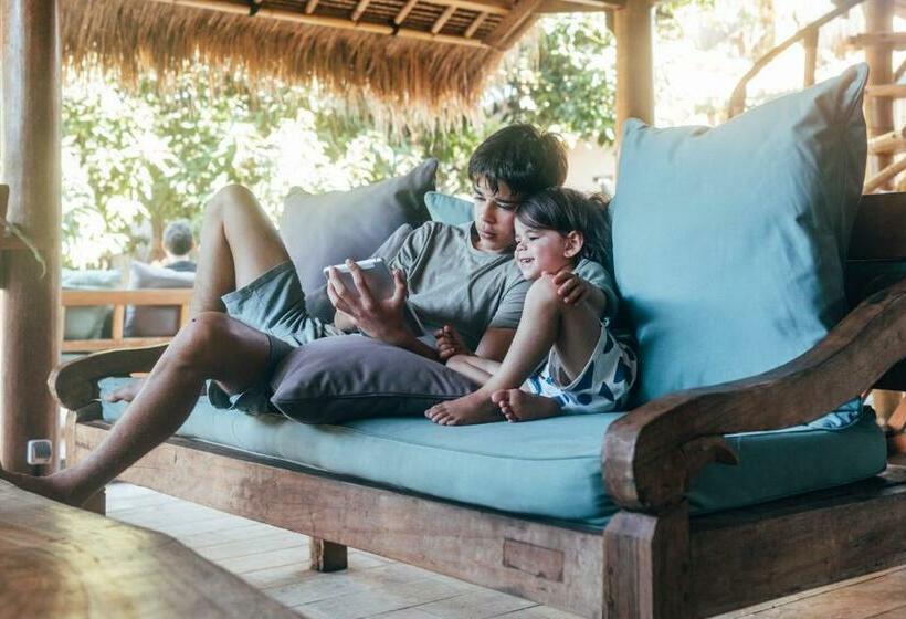 استراحتگاه Flowers & Fire Yoga Garden