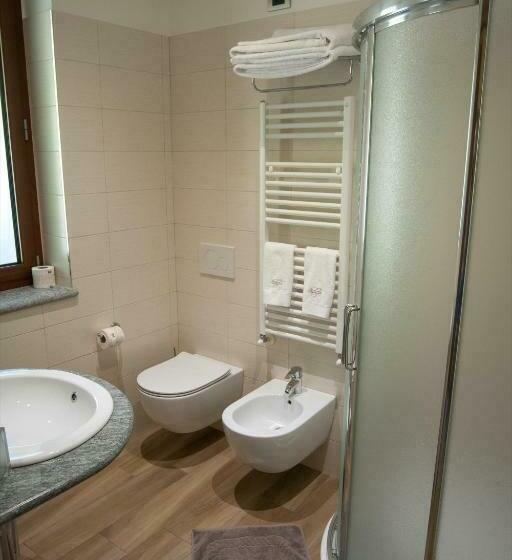 مبيت وإفطار Casa Castella   Adults Only   Langhe