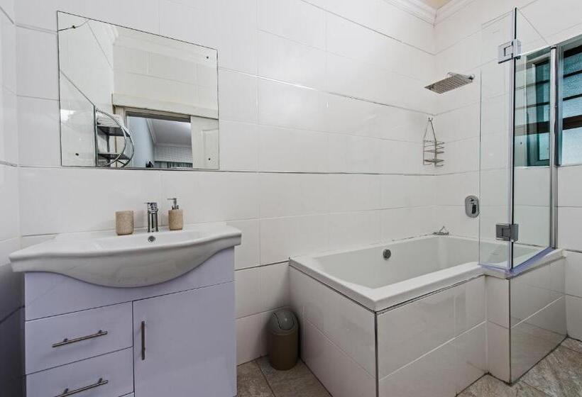 پانسیون Bhotani Lodge