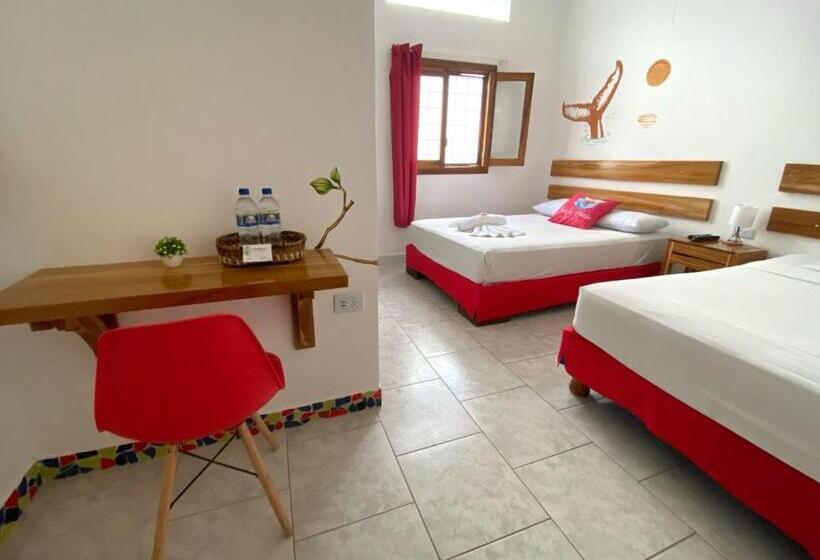 هاستل Whale House