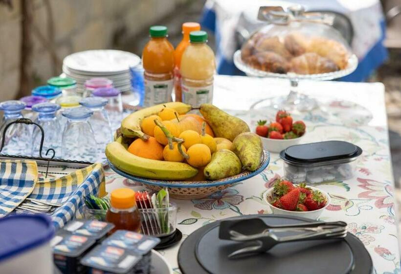 Bed and Breakfast Casa Ulmi Con Piscina