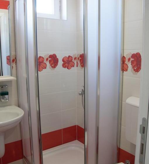 پانسیون Apartmani Banja Spa