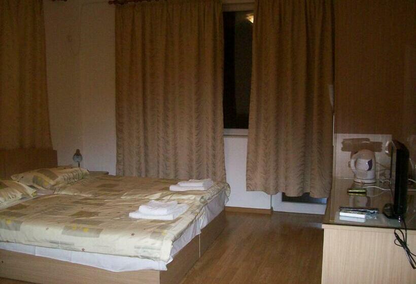 ペンション Guest House Donchevi