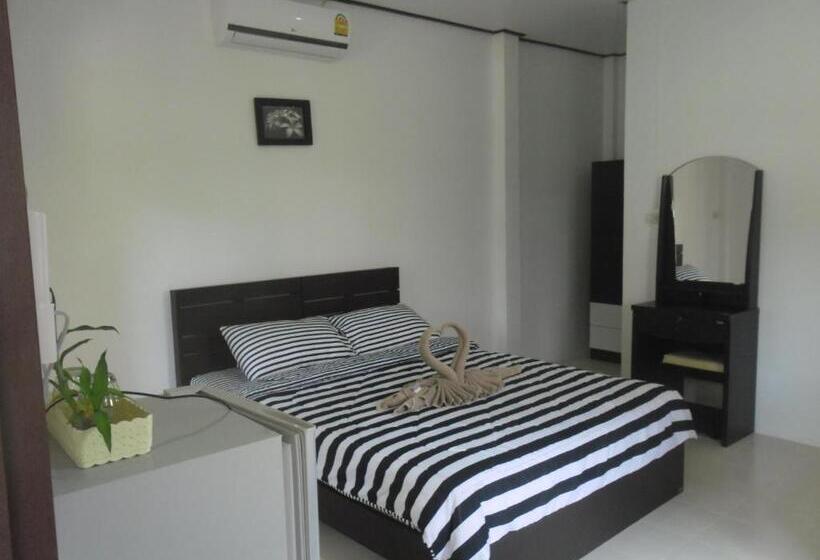 هاستل Baansanook Resort & Swimming Pool