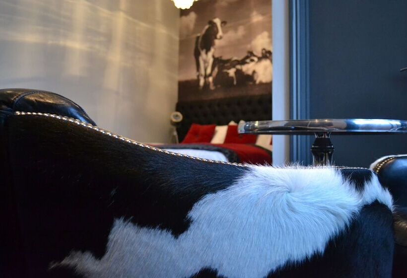 旅馆 The Bull Inn
